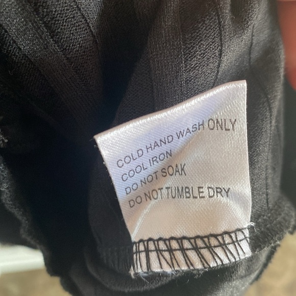 NWOT Princess Polly ABIGAL Long Sleeve Black Ribbed Crop Top - Picture 8 of 12